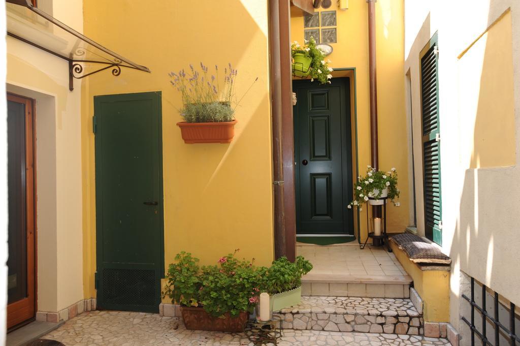 B&B Aurora Domus D'A-Mare Pésaro Exterior foto